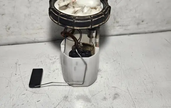 Suzuki Swift I In-tank fuel pump 1510062J01 A2C53081397