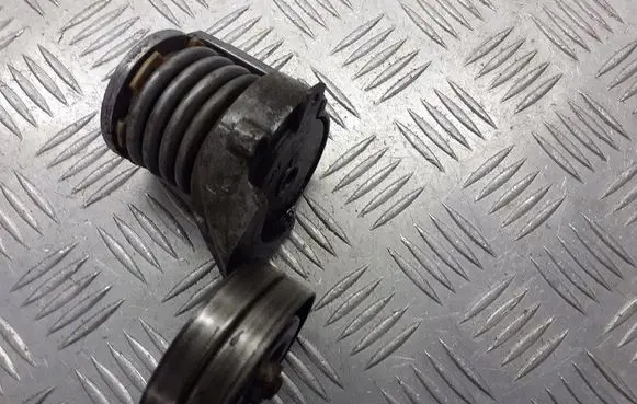 Volkswagen Golf IV Alternator belt tensioner pulley 