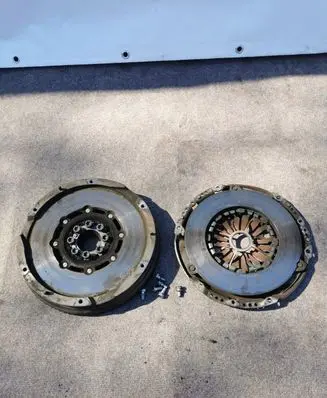 Toyota Avensis T250 Dual mass flywheel 