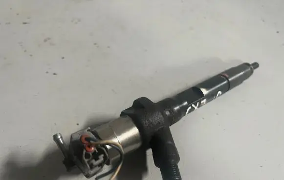Mazda CX-7 Fuel injector