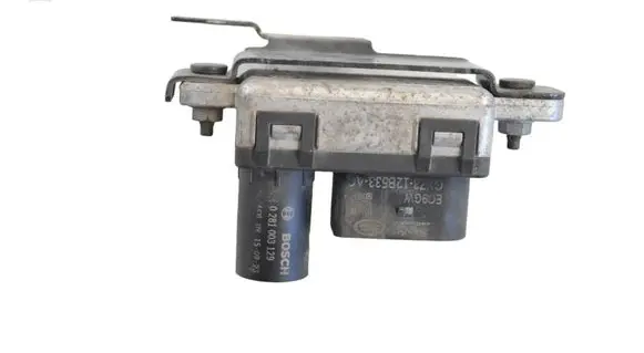 Volkswagen PASSAT CC Glow plug pre-heat relay 0281003129 GX7312B533AC