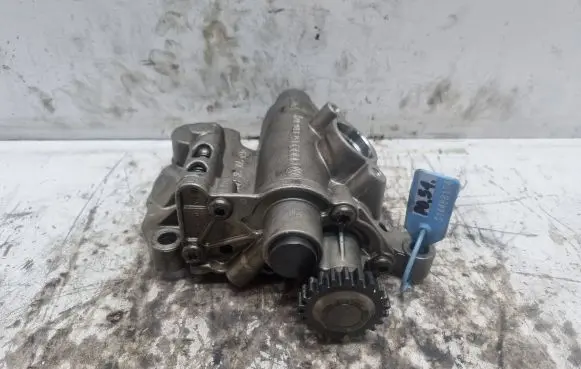 Volkswagen Golf VI Oil pump 06H115105AM