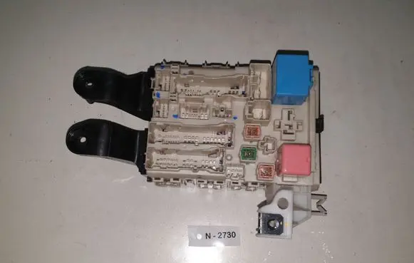 Toyota Avensis T270 Fuse module