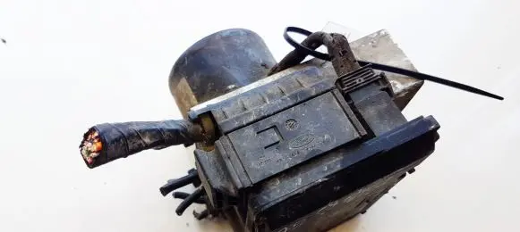 Ford Fiesta ABS Pump 98FG2C013BB 98FG-2C013-BB