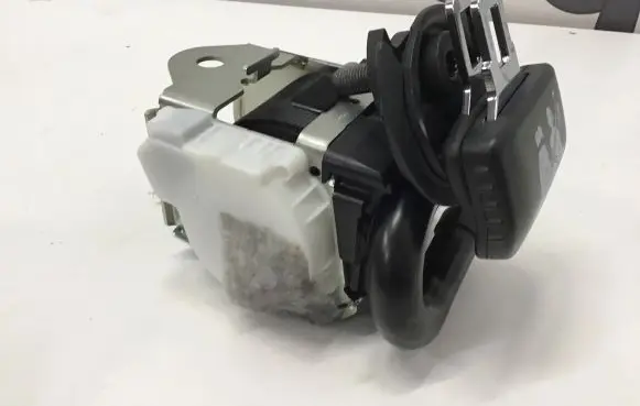 Audi Q7 4M Third row seat belt 4M0857737