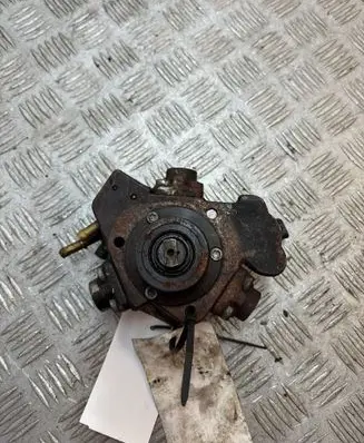 Opel Astra J Fuel injection high pressure pump 55572537