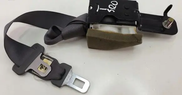 Mazda 6 Middle seatbelt (rear) G21BC