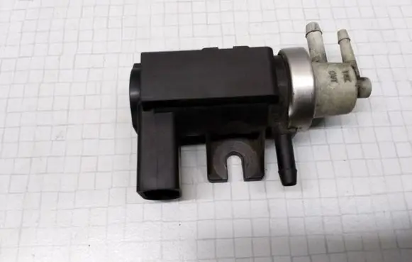 Skoda Octavia Mk1 (1U) Turbo solenoid valve 1J0906627A 72290325