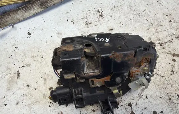 Audi A6 S6 C5 4B Front door lock 4B1837015G