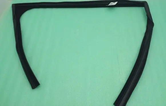 Jaguar F-Pace Rubber seal front door window/glass HK8321596A