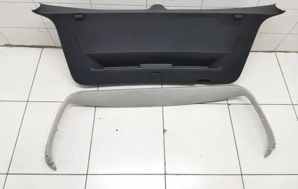 Volkswagen Golf Plus Tailgate/boot cover trim set 5M0867601C 5M0867603C VIRSMONTAVIMOM0867657