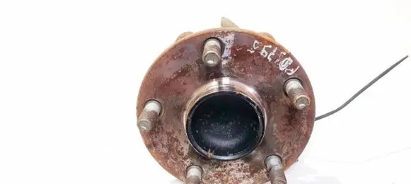 Lexus IS 220D-250-350 Front wheel hub