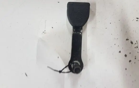 Toyota Corolla Verso AR10 Front seatbelt buckle 07247