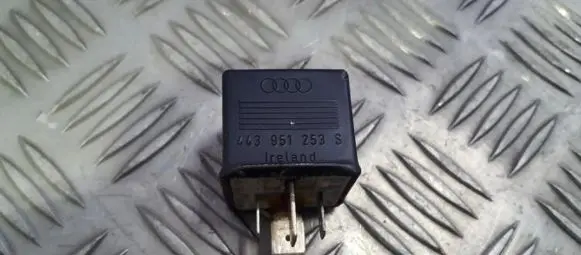Audi A8 S8 D2 4D Other relay 443951253S 899556