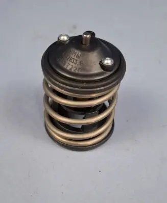 BMW 5 F10 F11 Thermostat 8512234 11518512234
