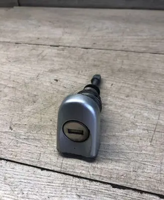 Volkswagen Touran II Front door lock (next to the handle) 1T0837167B