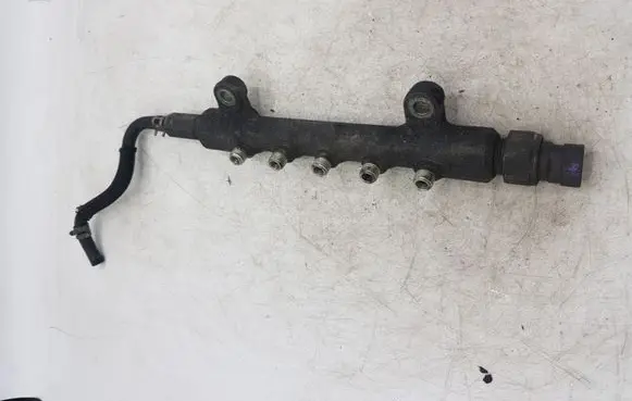 Toyota Corolla Verso AR10 Fuel main line pipe NOCODE