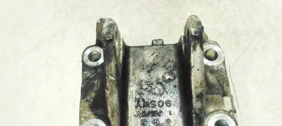 Honda CR-V Engine mounting bracket 90SWY
