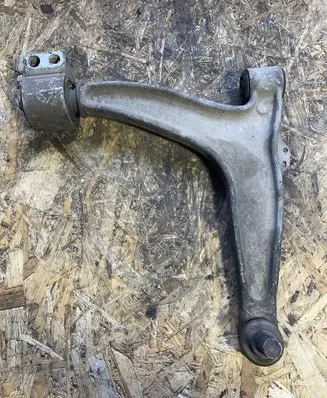 Opel Vectra C Front lower control arm/wishbone 024413016