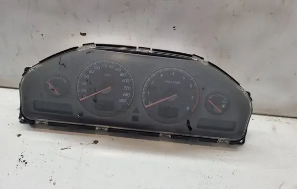 Volvo V70 Speedometer (instrument cluster) 9499668 69294570T 0374991