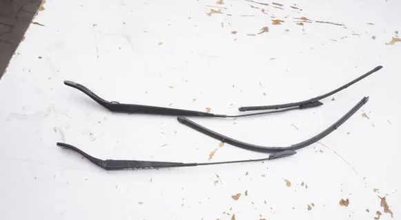 Peugeot Expert Front wiper blade arm