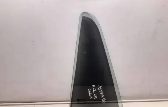 Opel Astra H Rear vent window glass 