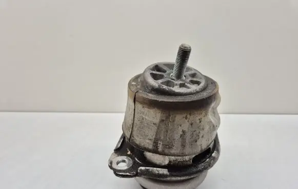 Porsche Cayenne (92A) Engine mount bracket 7P6199131
