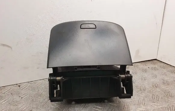 Chevrolet Captiva Glove box