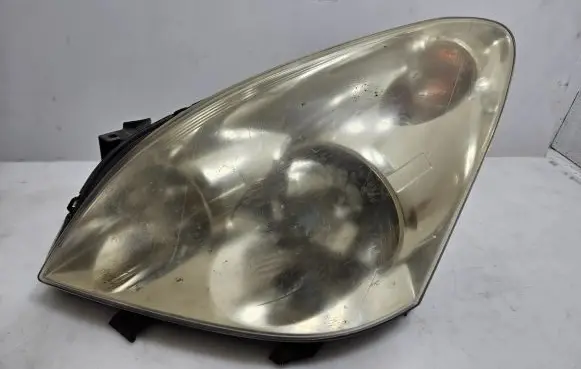 Toyota Corolla Verso AR10 Headlight/headlamp 9073780