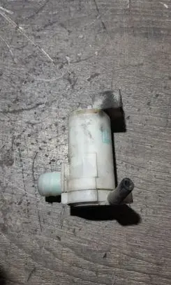 Nissan X-Trail T30 Windscreen/windshield washer pump 2224624A