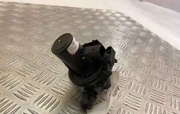 Jaguar I-Pace Thermostat J9D38D108AC