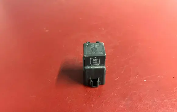 Coolant fan relay