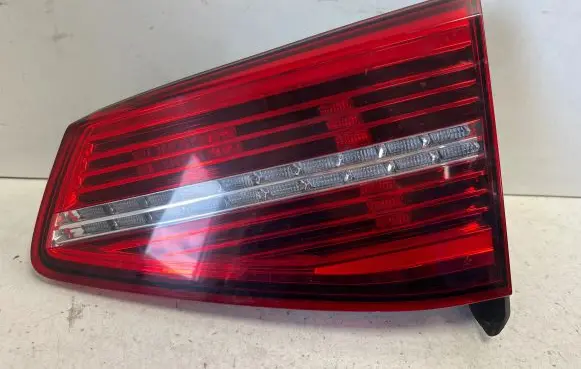 Volkswagen PASSAT B8 Tailgate rear/tail lights 3G9945308