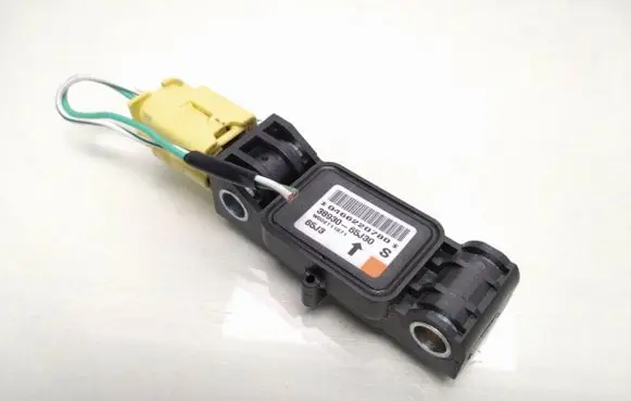 Suzuki Grand Vitara II Airbag deployment crash/impact sensor 3893065J30