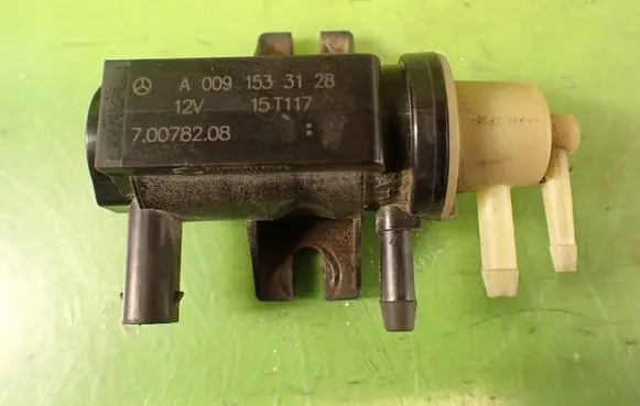 Mercedes-Benz Vito Viano W447 Breather valve A0091533128