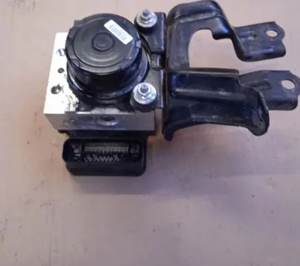 Toyota Yaris ABS Pump 445400D280