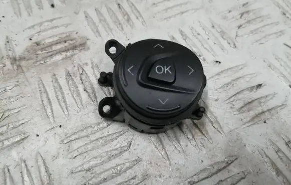 Ford Focus Steering wheel buttons/switches AM5T14K147BA 12SEP04DR1