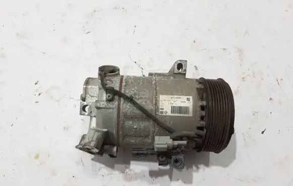 Renault Clio IV Air conditioning (A/C) compressor (pump) 926007741R