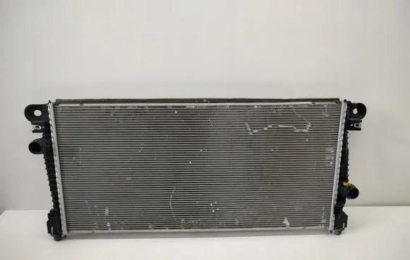 Volkswagen Amarok Coolant radiator 8W015