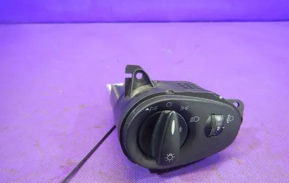 Ford Focus C-MAX Light switch 98AG13A024CH