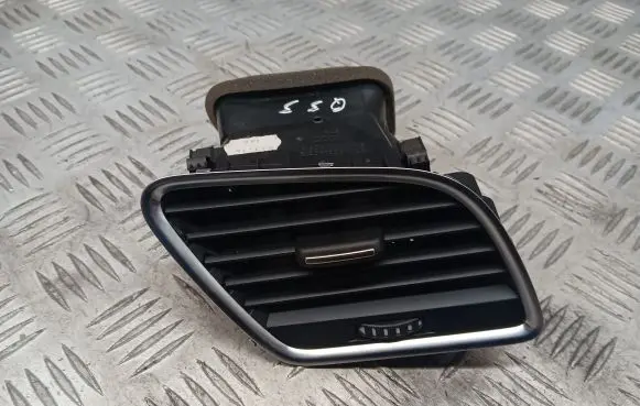 Audi Q3 8U Dashboard air vent grill cover trim 8U1820902B