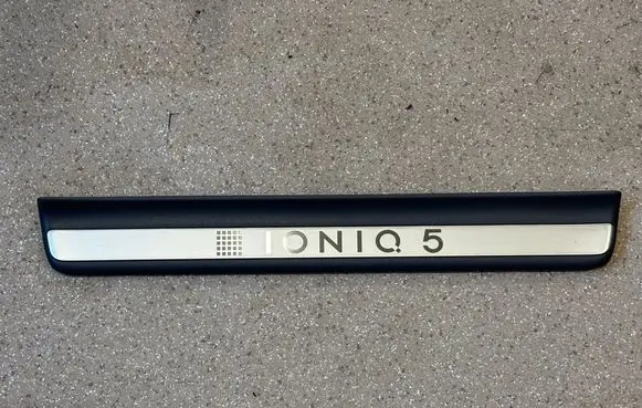 Hyundai Ioniq 5 Side skirt front trim 85884GI100