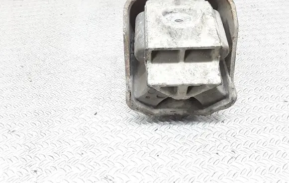 Mercedes-Benz Sprinter W906 Engine mount bracket
