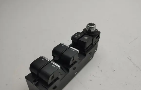 Mazda CX-5 II Electric window control switch KG8D66350