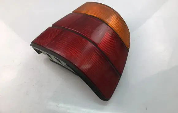BMW 5 E34 Tailgate rear/tail lights 8351558