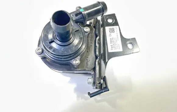 Ford Mustang Mach-E Webasto circulation pump for autonomous heater 19081E90024 2210100950