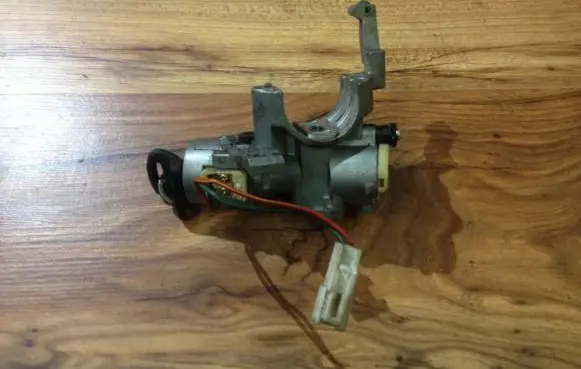 Mazda 323 Ignition lock sl28