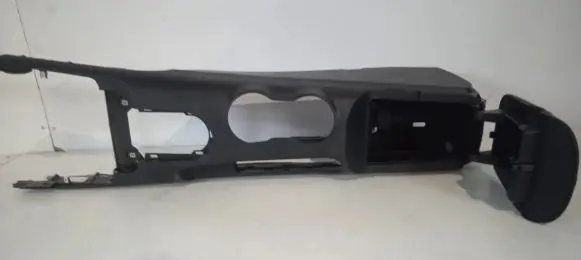 Ford Mustang VI Center console FR3B63044E50A