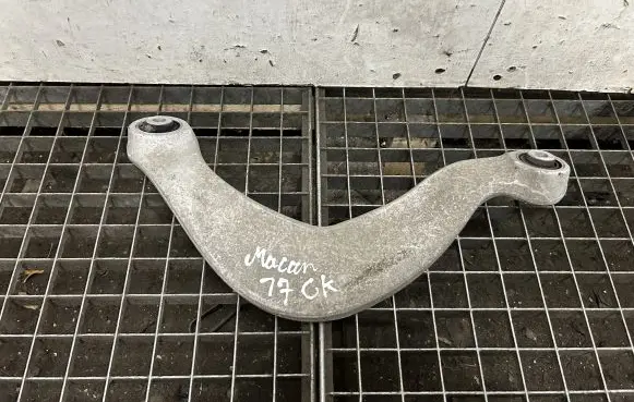 Porsche Macan (95B) Rear upper control arm/wishbone 8K0505323H