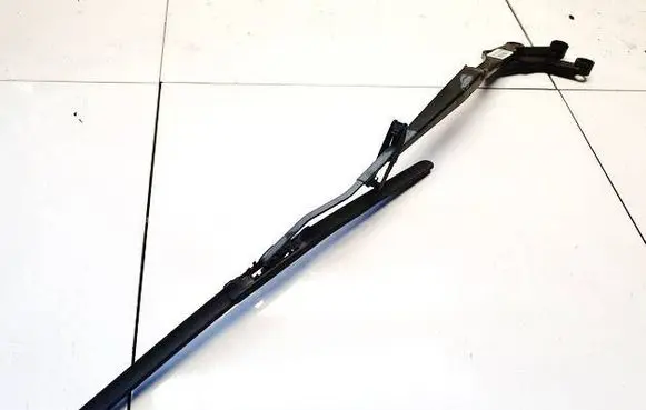 Front wiper blade arm